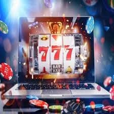 Người dùng tra cứu kết quả thắng cược thể thao trên điện thoại tại Việt Nam